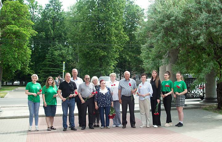Сотрудники и студенты агроуниверситета почтили память Ивана Мичурина