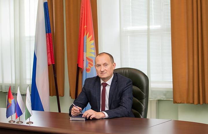 Руководитель Мичуринского ГАУ Сергей Жидков поздравил с Днём Конституции РФ