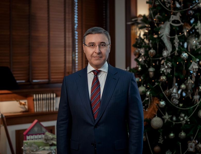 Министр науки и высшего образования РФ Валерий Фальков поздравляет с наступающим Новым годом