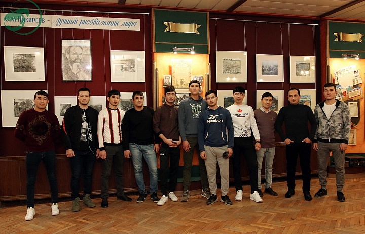 Иностранные студенты Мичуринского ГАУ узнали больше о творчестве Станислава Никиреева