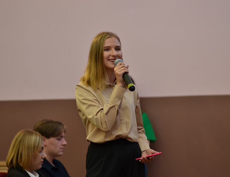 Депутат Светлана Слегтина встретилась со студентами