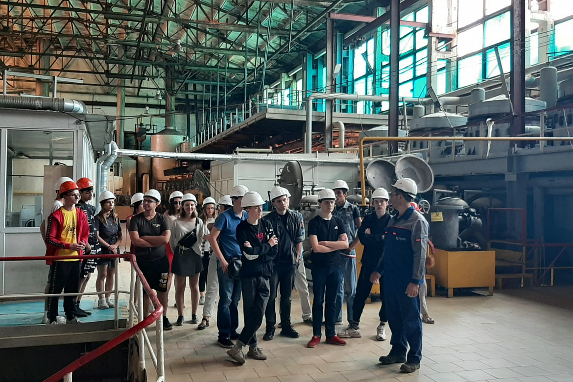 Студенты Центра-колледжа прикладных квалификаций посетили Никифоровский сахарный завод