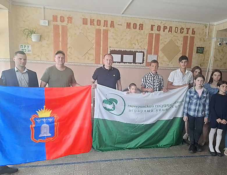 Сергей Жидков доставил в ЛНР гуманитарную помощь